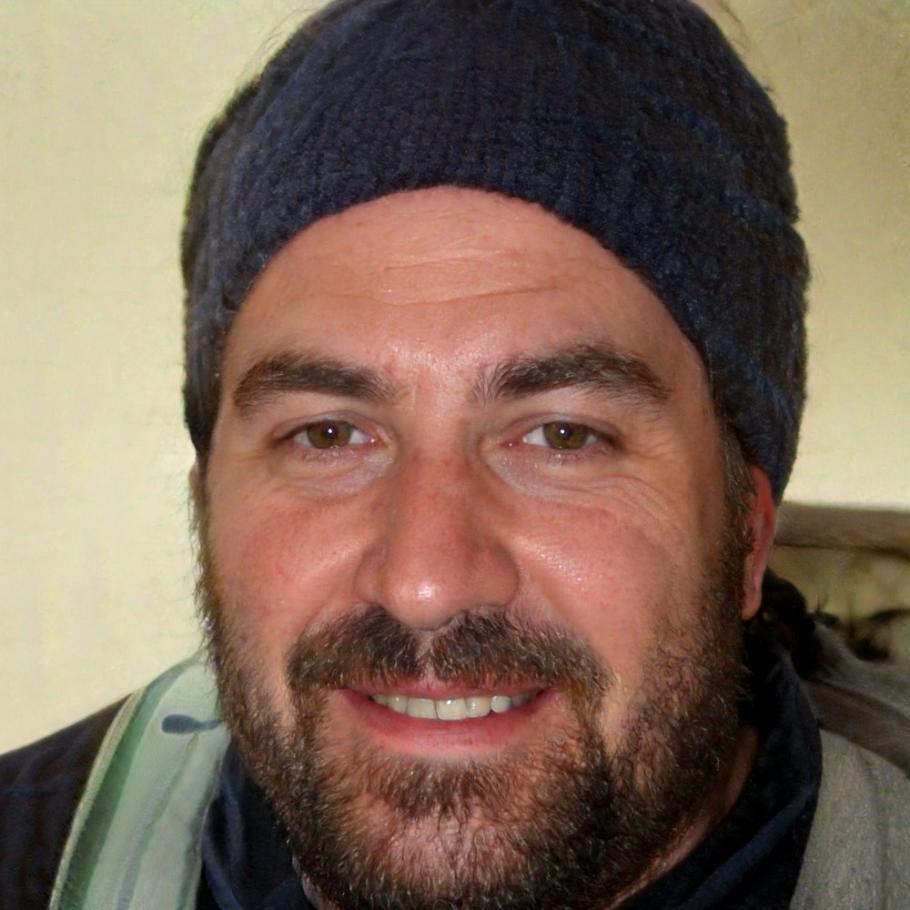 Fotografie de profil Bogdan Olariu