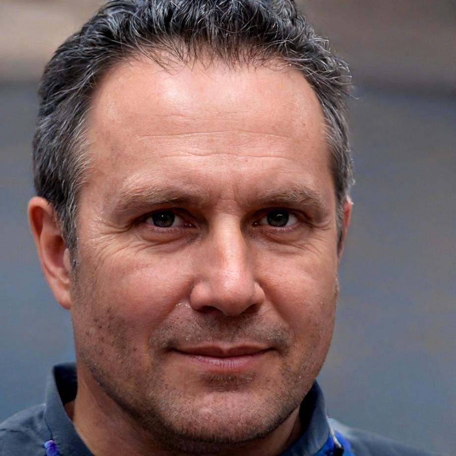 Fotografie de profil Mihai Tănăsescu